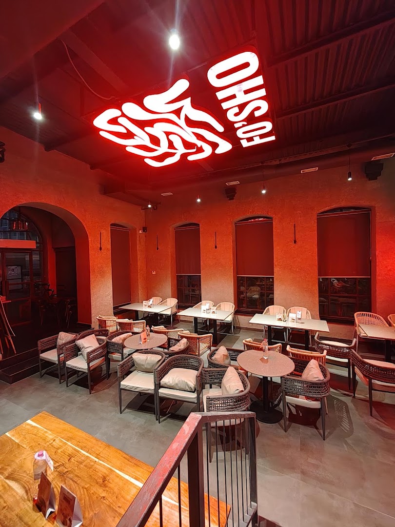 Fo'sho: clear, inviting restaurant interior shot