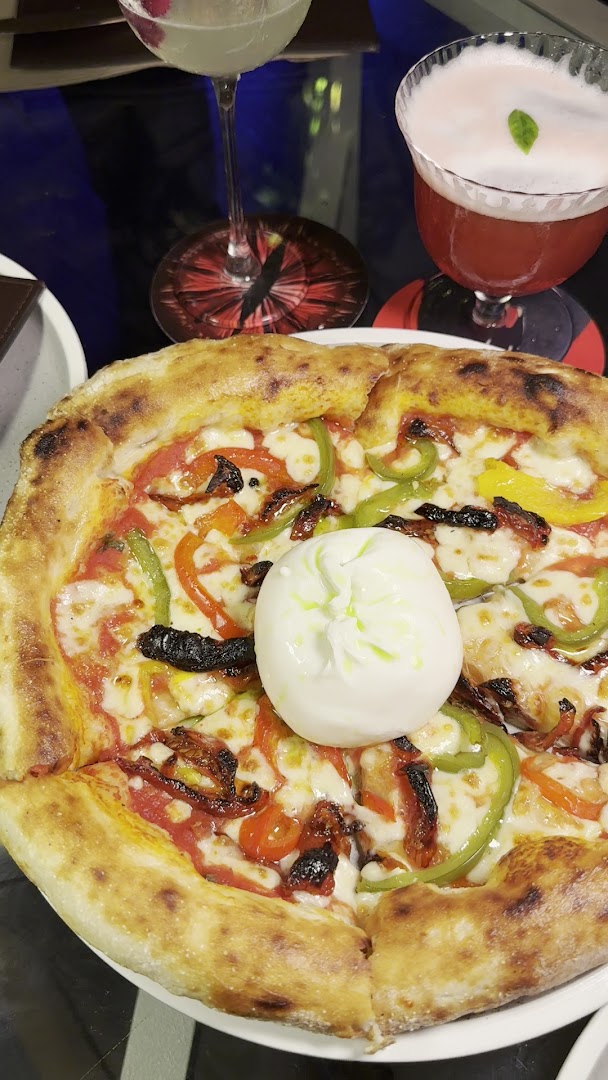 Bodega39: appetizing photo of food and drinks