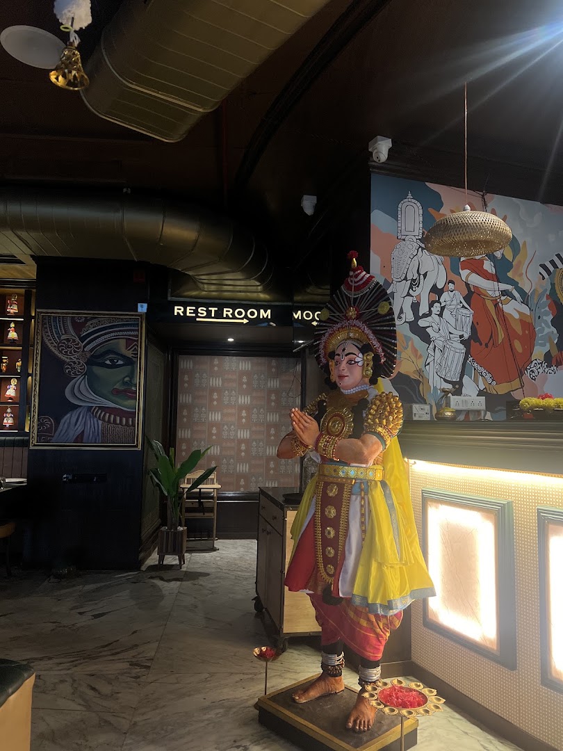 Dakshin Legacy: restaurant interior and decor