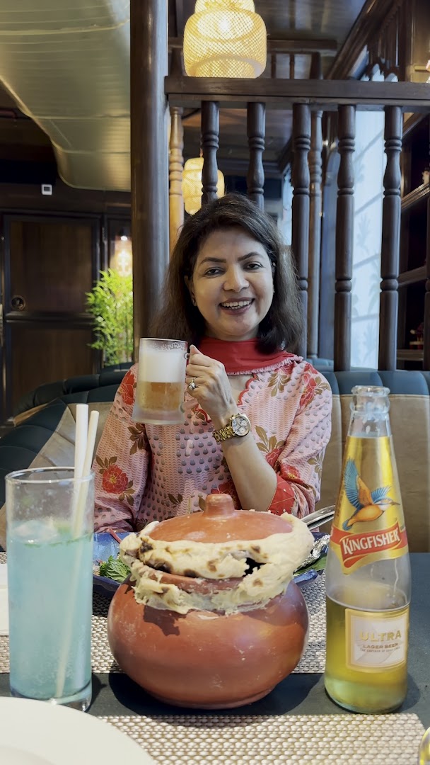 Dakshin Legacy: happy customer and food