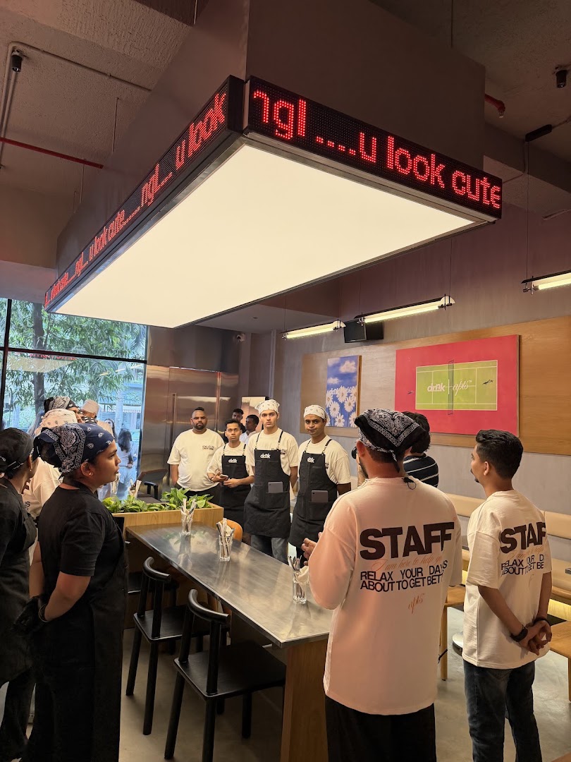 drnk apartment: staff and venue atmosphere