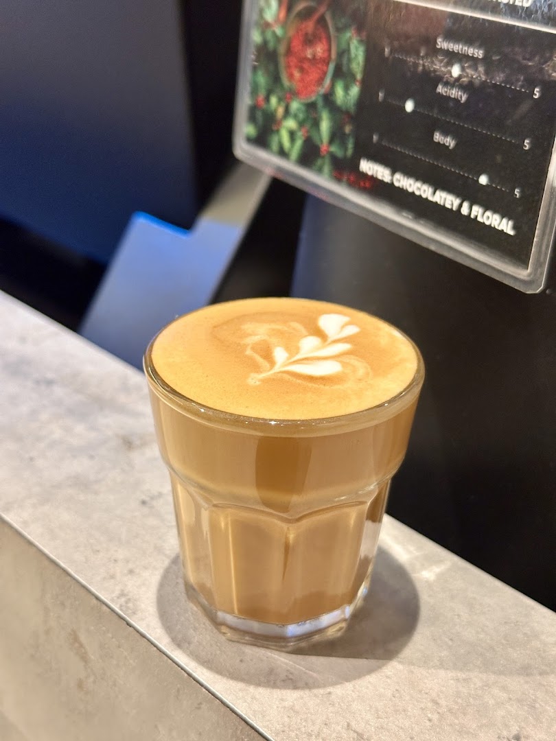 esc. Coffee x Deli: appetizing coffee with latte art