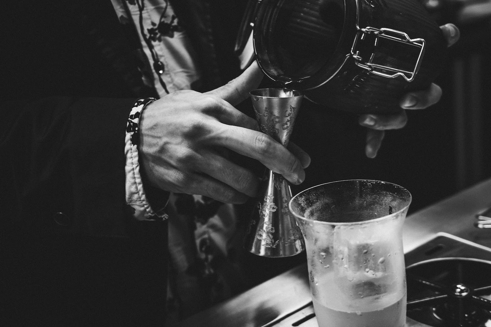 Idoru: professional shot of drink preparation