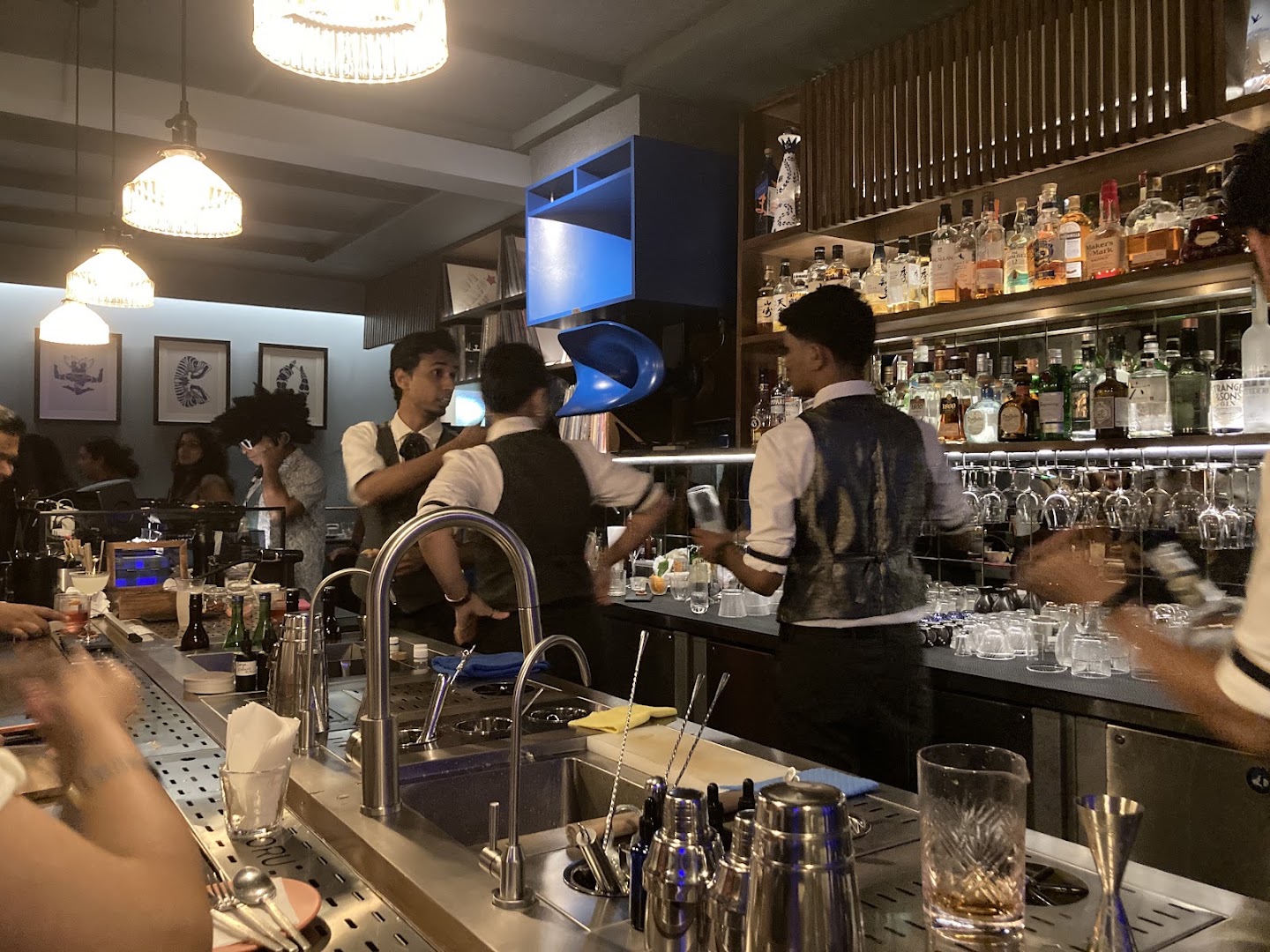 Idoru: lively bar atmosphere