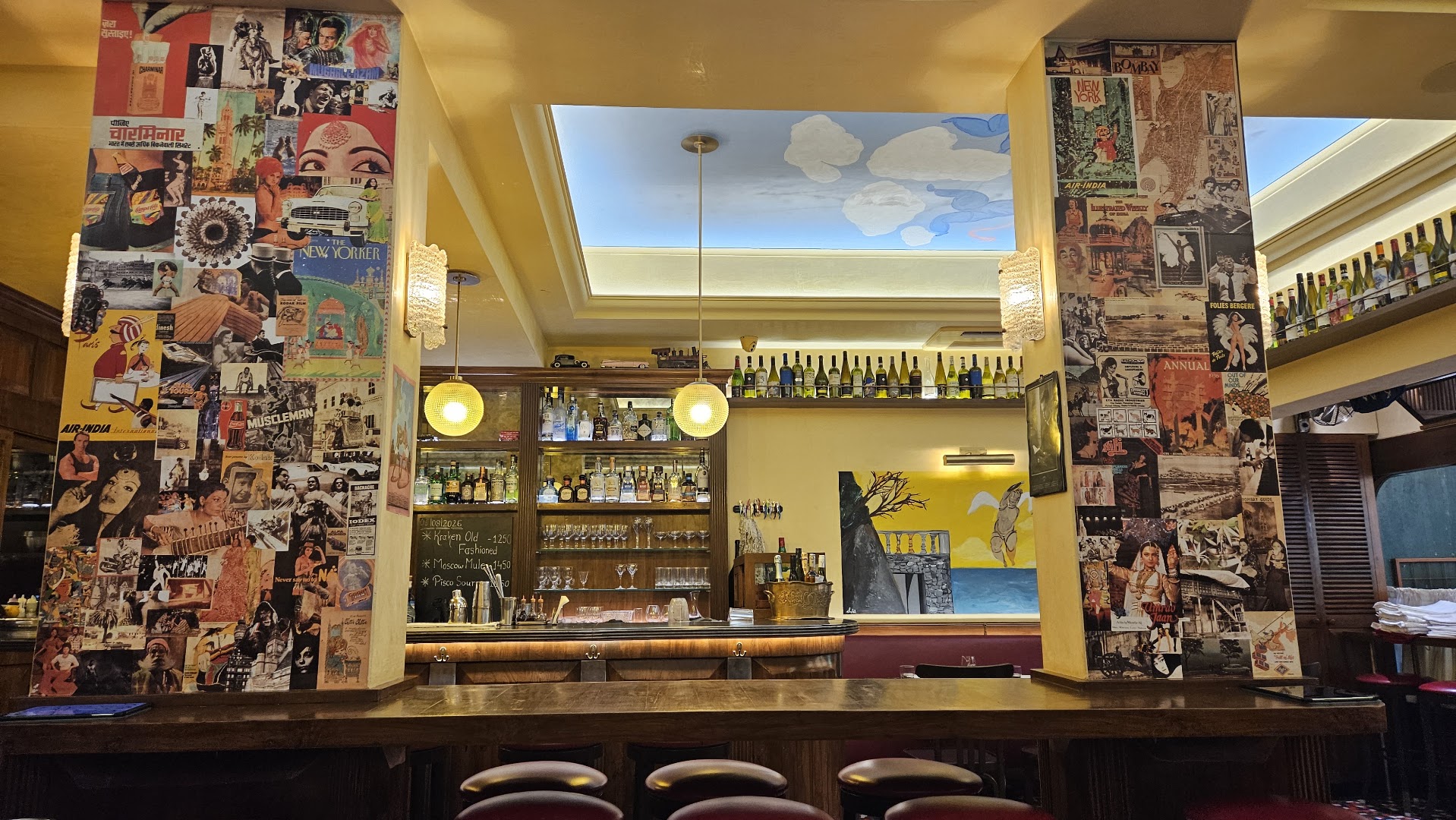 Kaspers: clear shot of restaurant interior