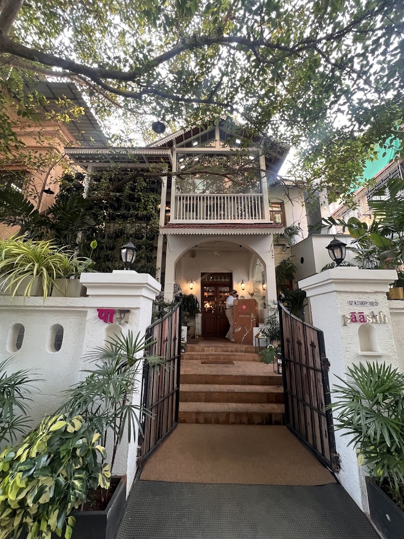 Paashh: attractive exterior shot of venue