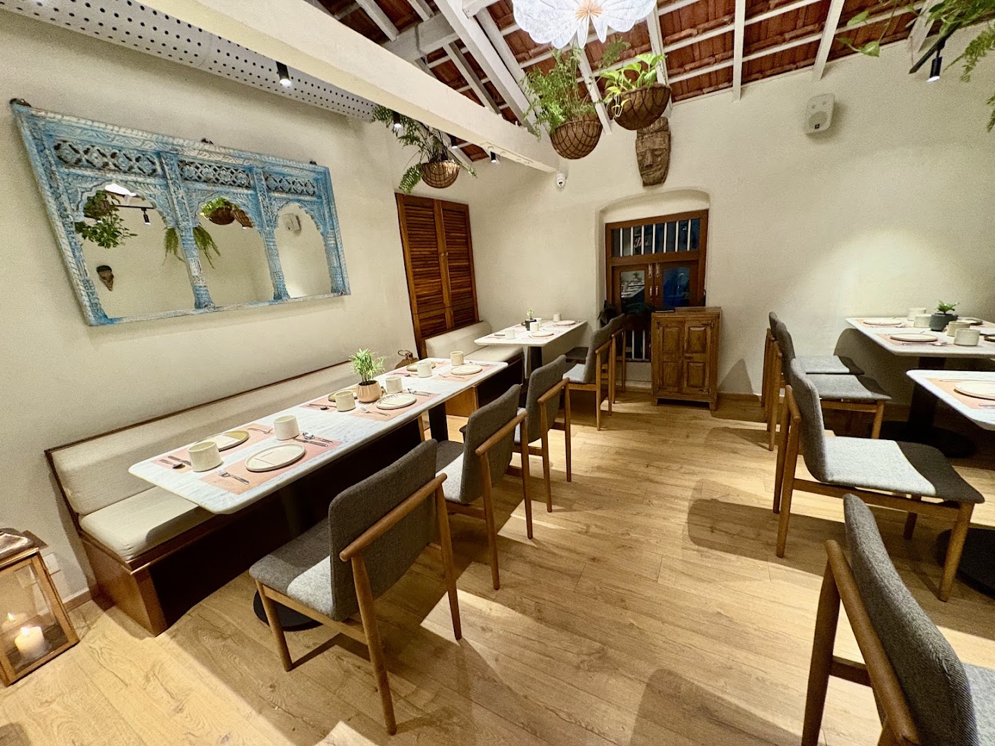 Paashh: inviting and clean interior shot