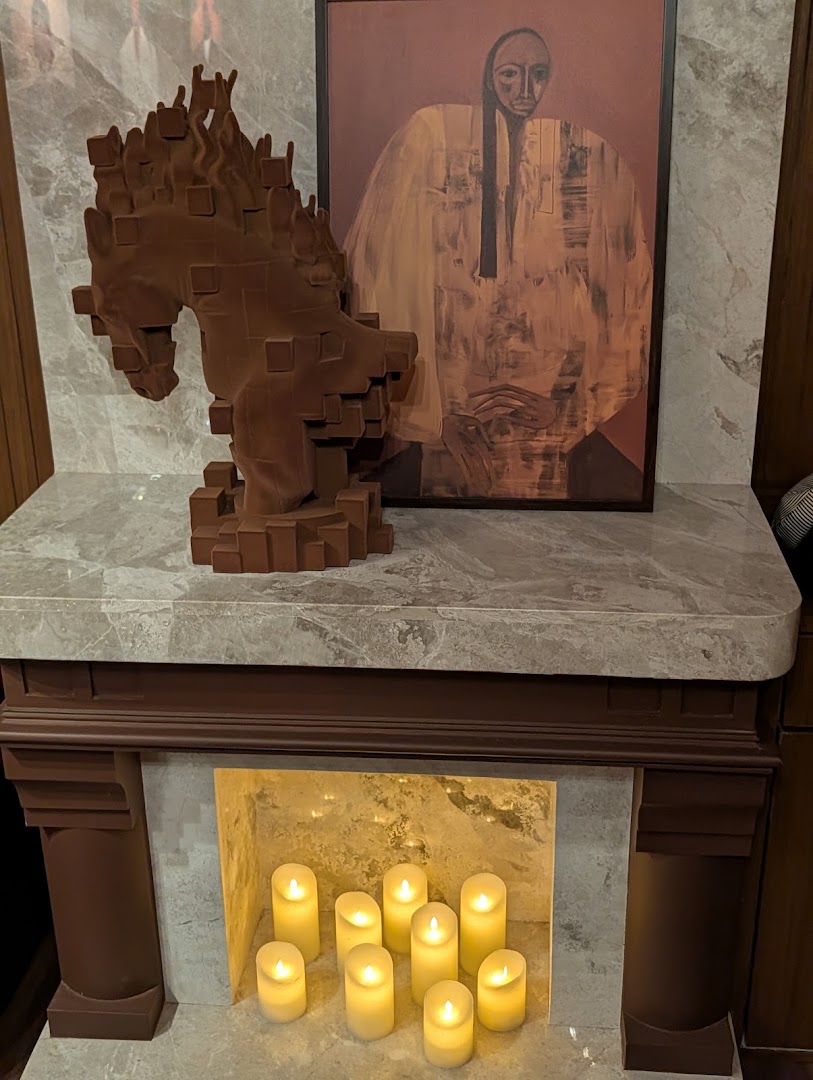Papi: attractive venue interior decor