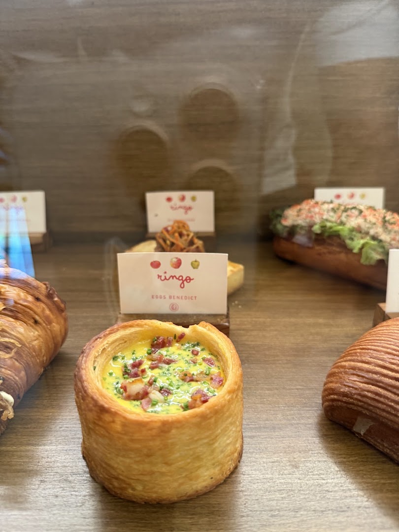 Ringo: appetizing food display photo