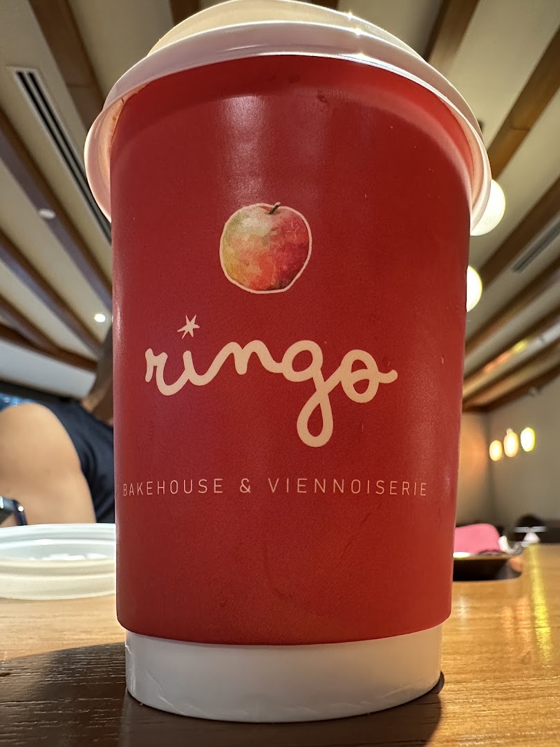 Ringo: clear branding and inviting atmosphere