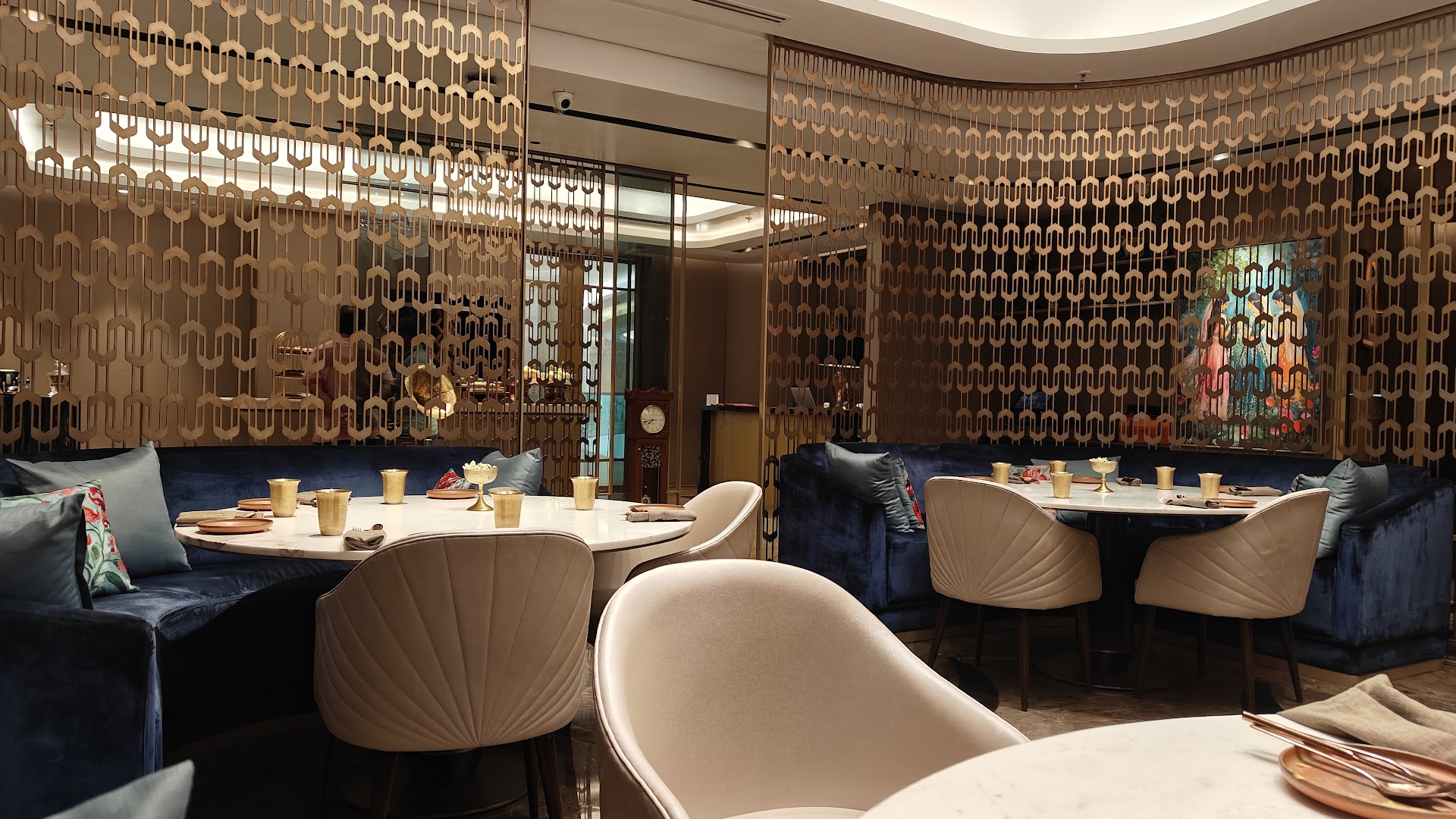 Ummrao Saaj: high quality restaurant interior shot