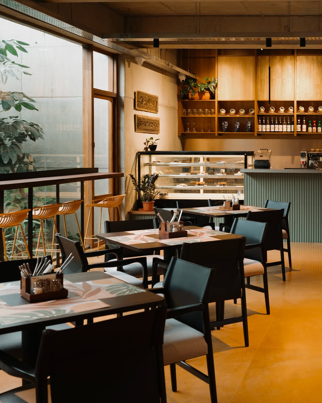 Arterra: professional, inviting interior atmosphere