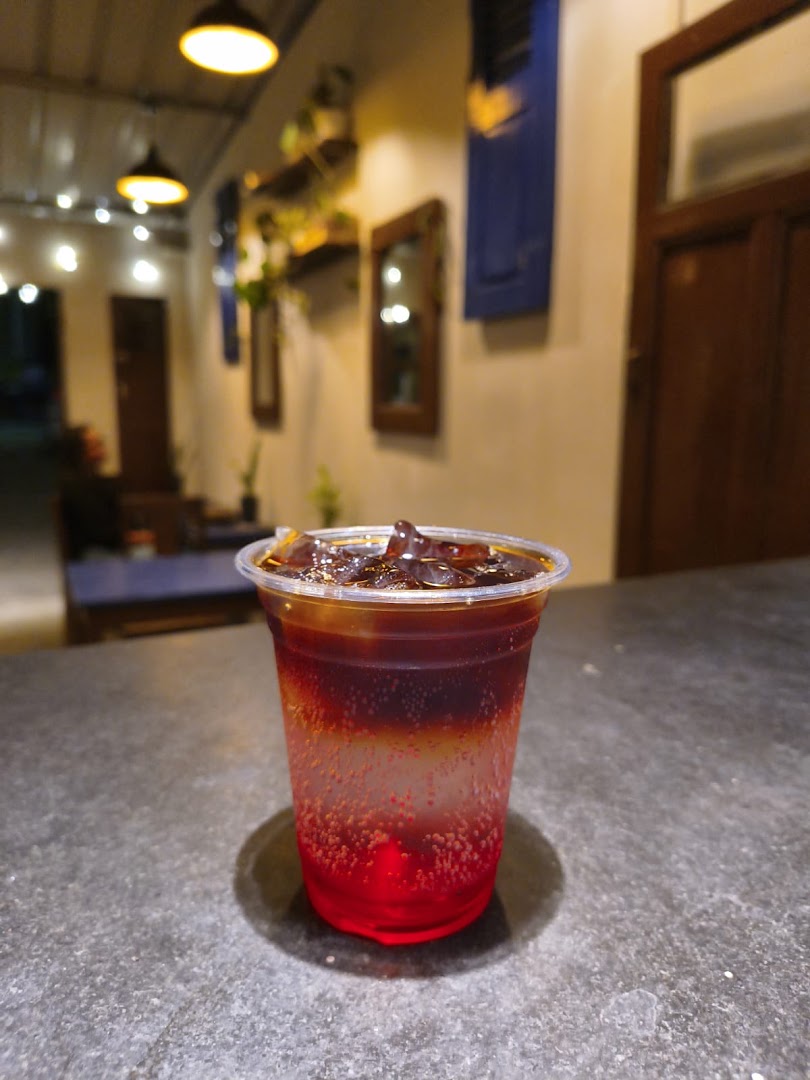 Kaapfi 90's: appealing photo of venue drink