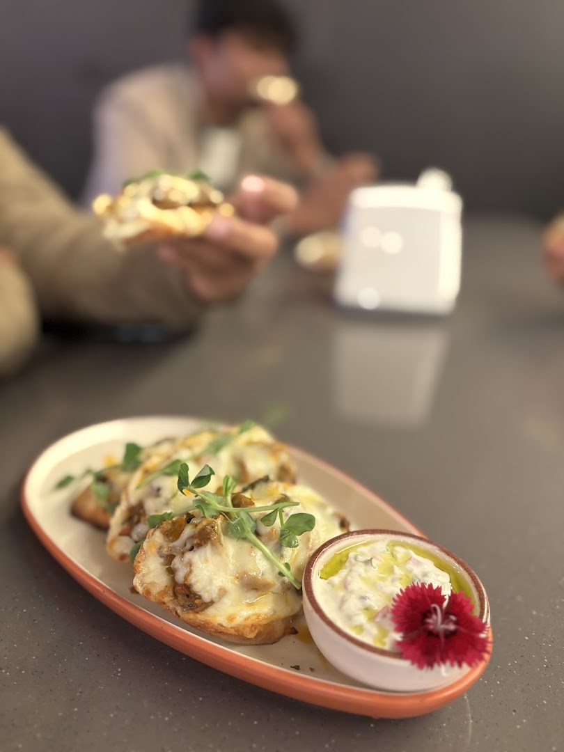 NOOM - The Daily Bar: appetizing food photo in venue
