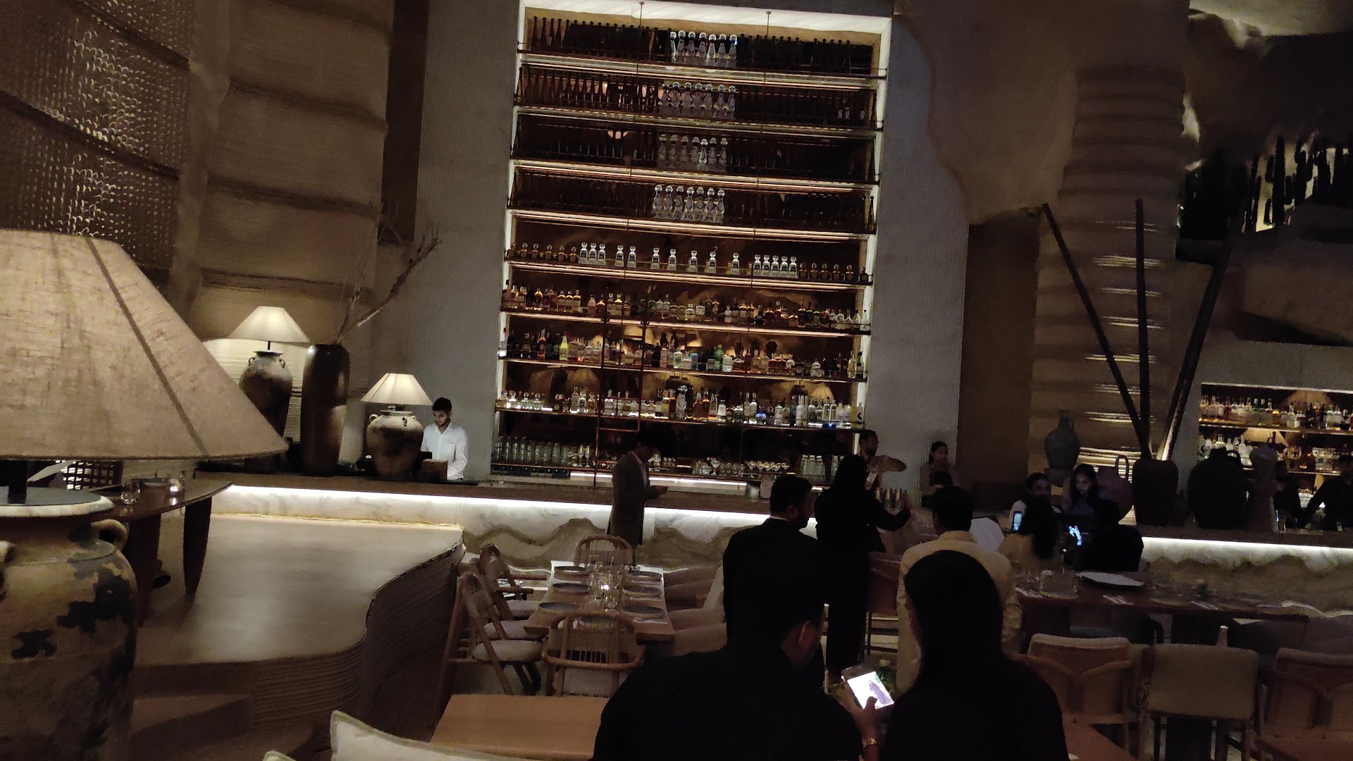 Bastian Empire: restaurant atmosphere and interior