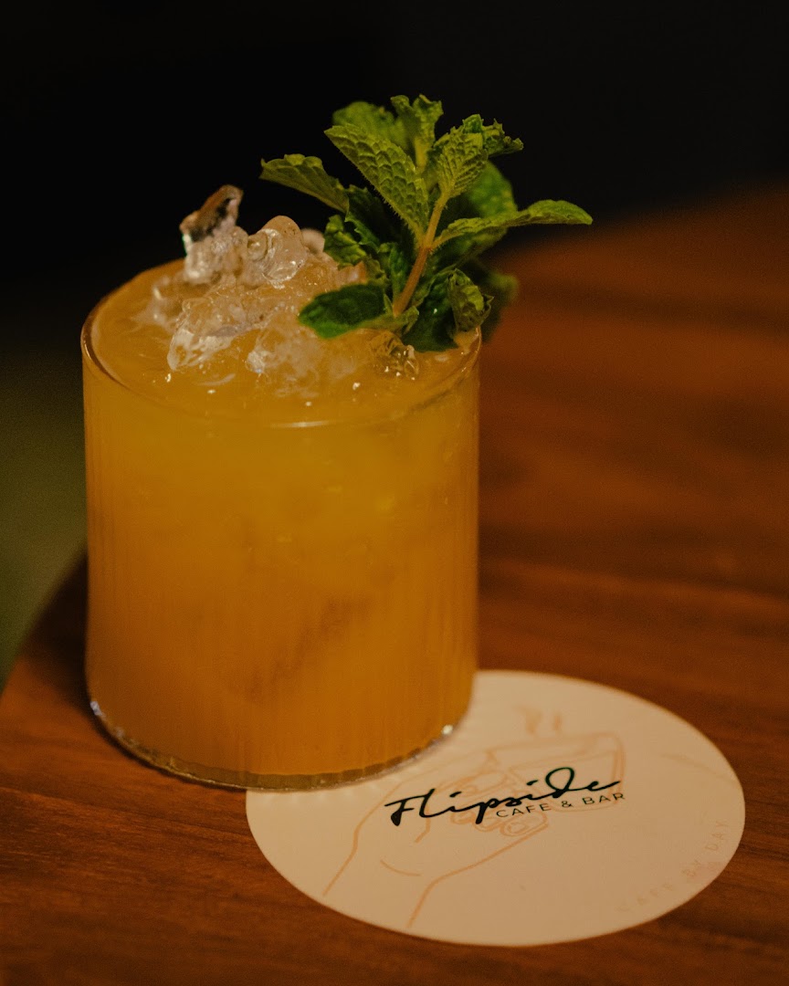 Flipside: high quality cocktail photo