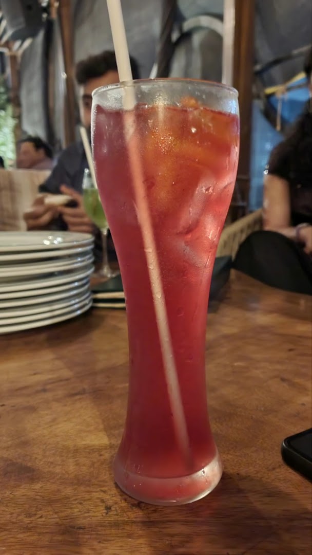 Klinq: appetizing drink photo at venue