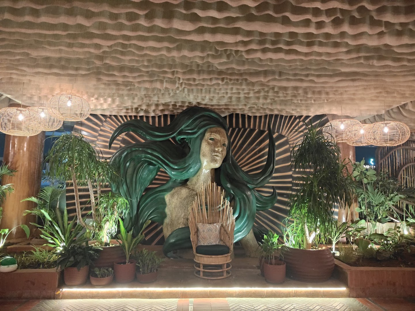 Klinq: attractive and unique interior design