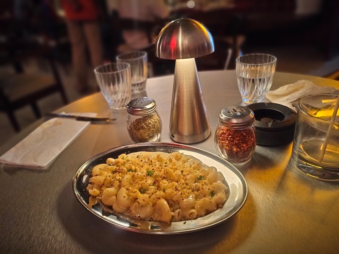 Machindo's: appetizing food photo with atmosphere