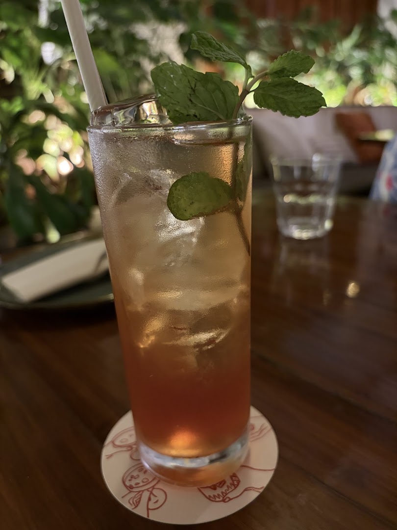 Ouza: appetizing photo of a cocktail