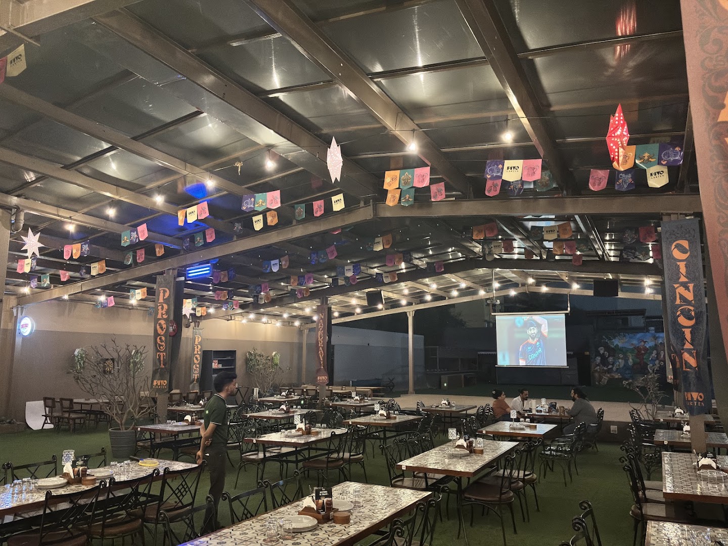 Pivo Garten: clear view of venue atmosphere