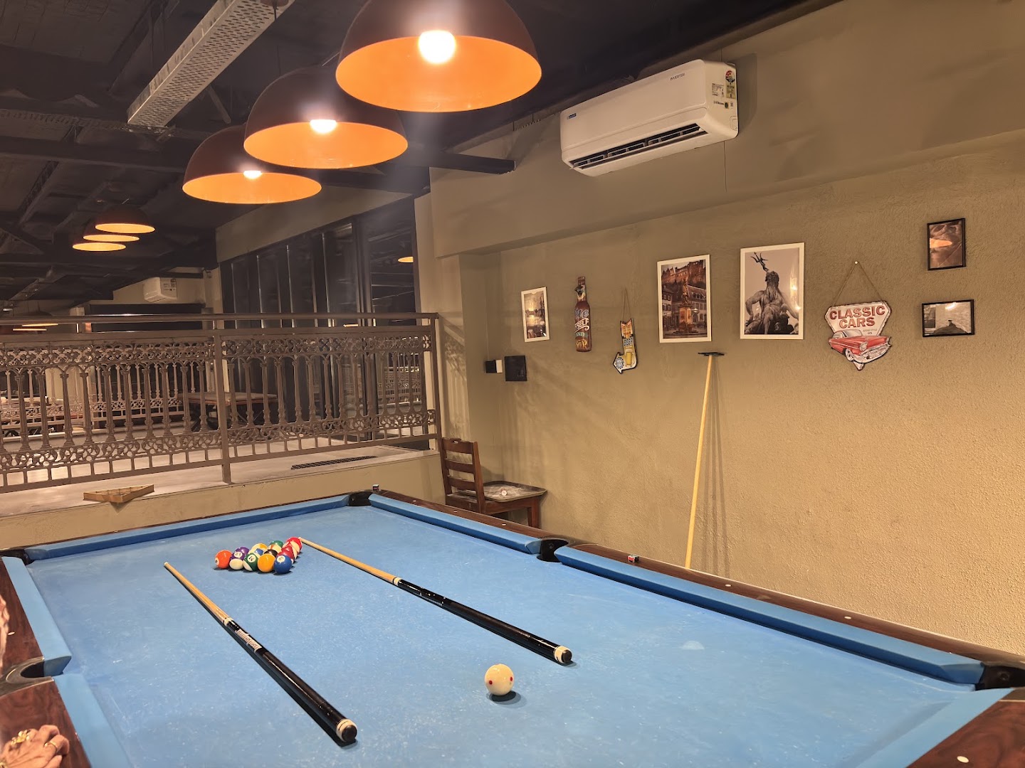 Pivo Garten: venue interior and atmosphere