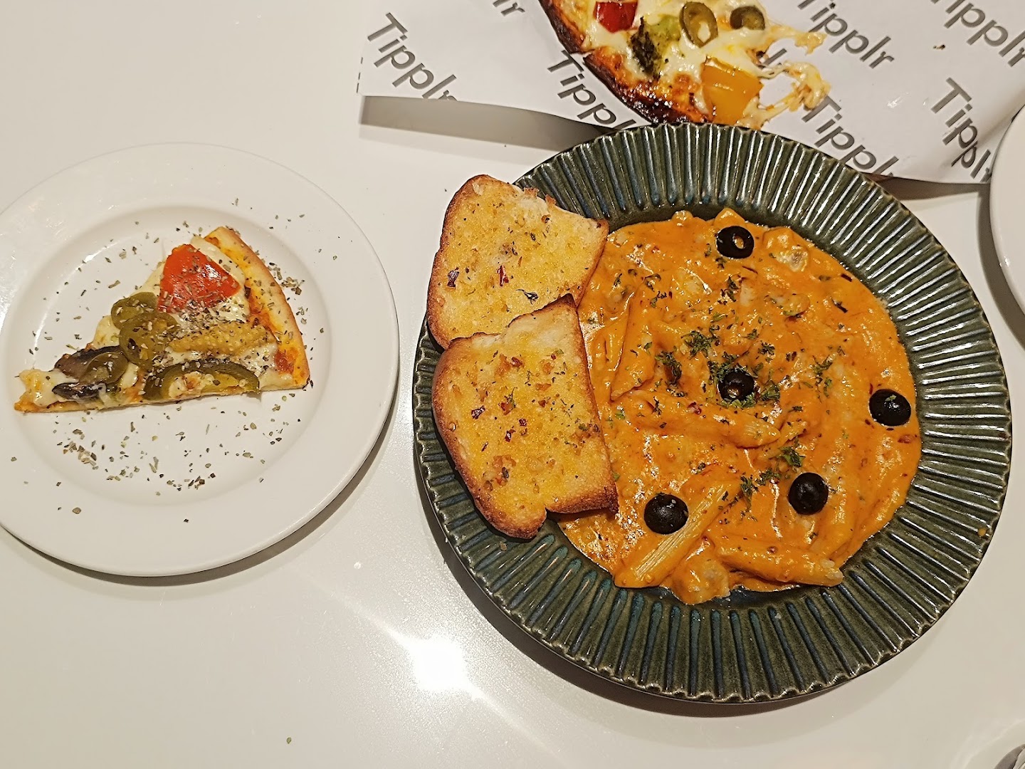 Tipplr Bar: appetizing photo of bar food