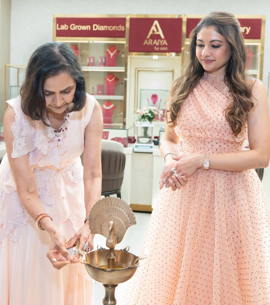 Aza Fashions: professional photo showing shop interior
