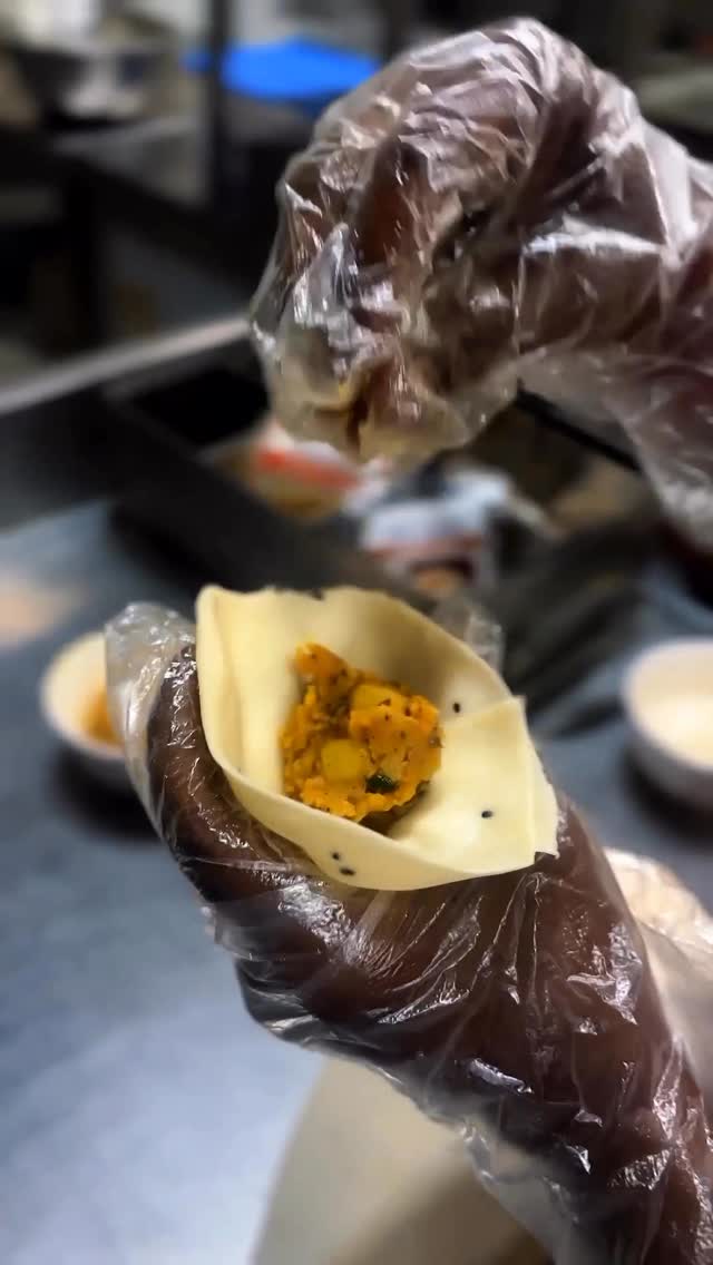 Divi's Cafe: clear shot of food preparation