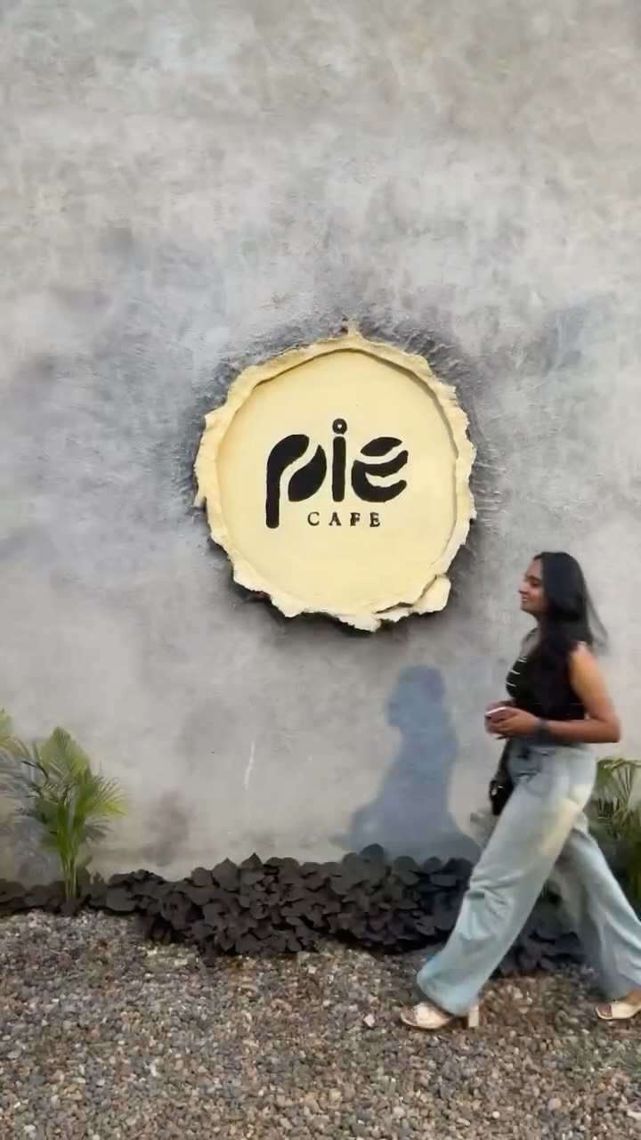 Pie Cafe: clear shot of venue signage