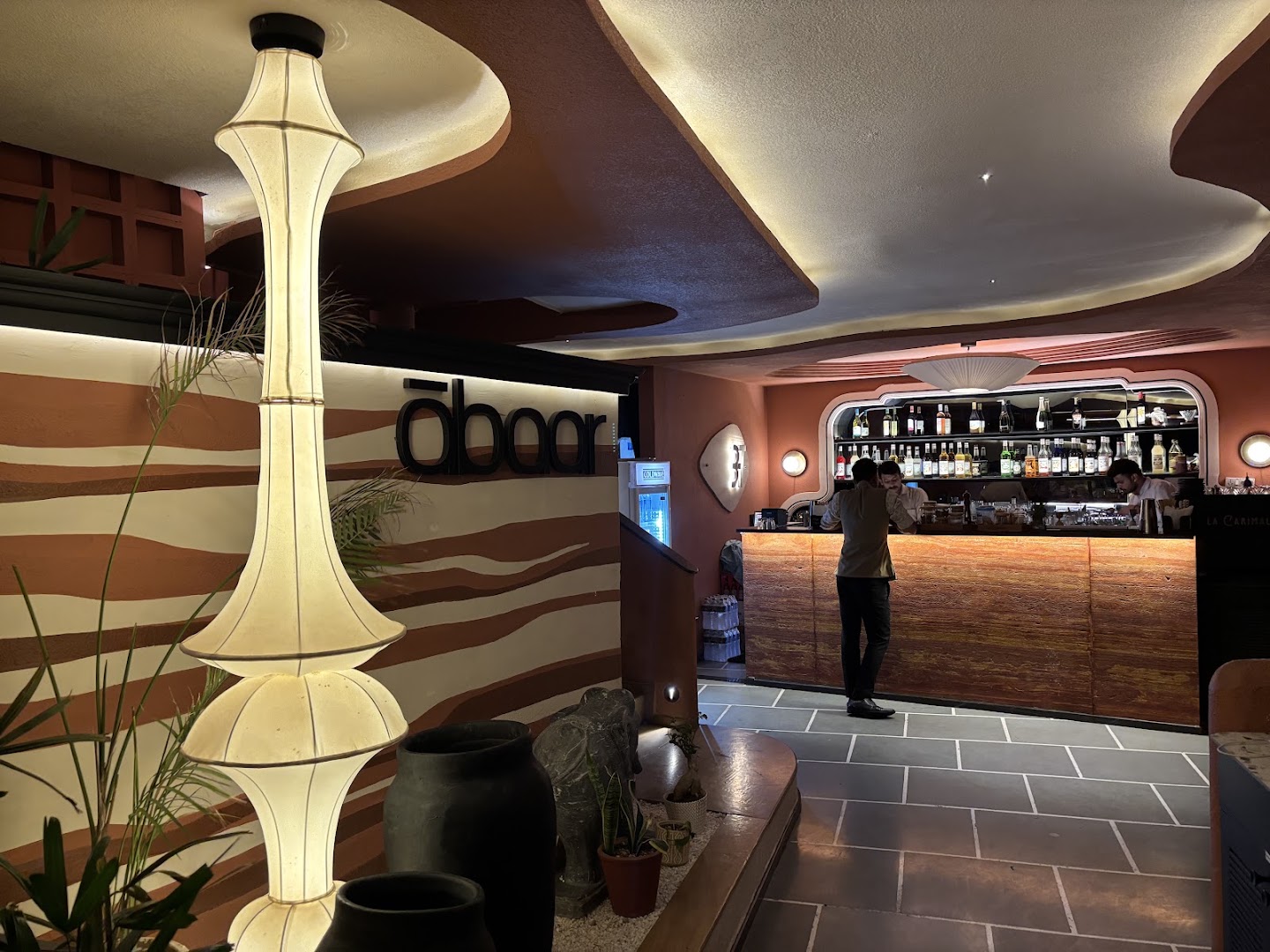 Abaar: high quality interior atmosphere shot