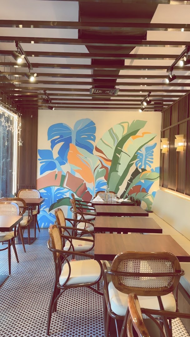 GARICOCO: attractive interior dining space photo
