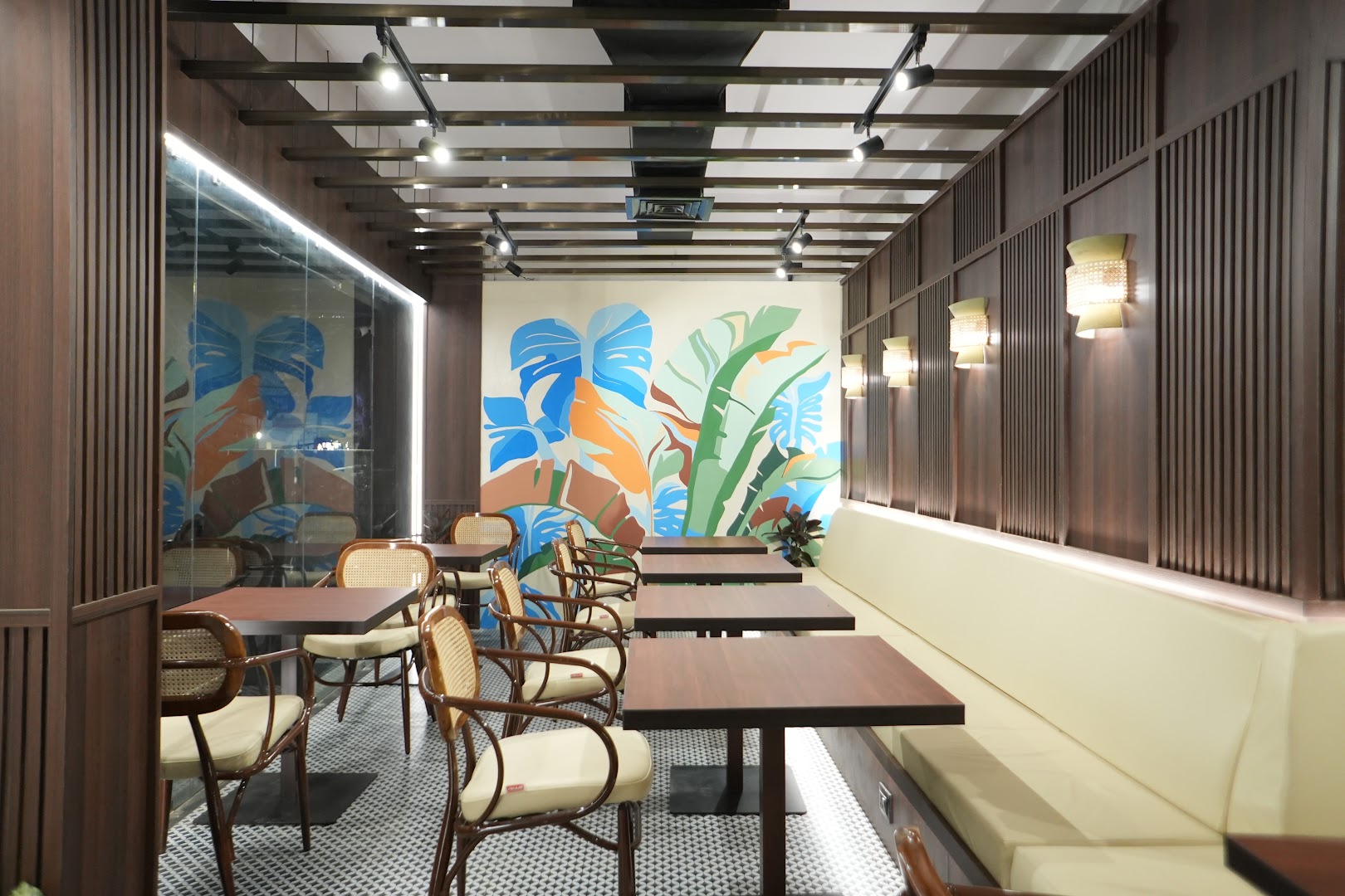 GARICOCO: clear, professional interior shot