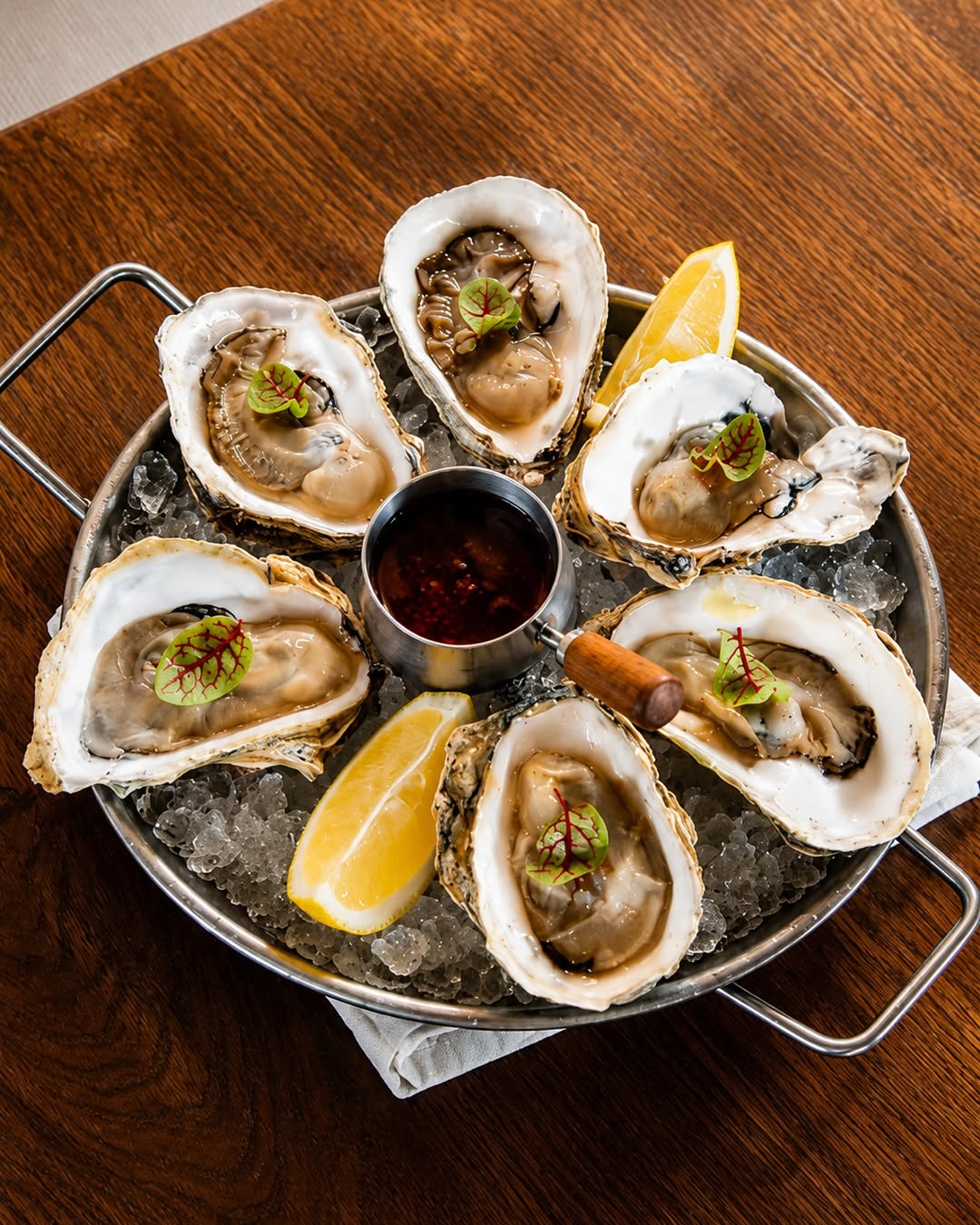 12 Kitchen & Wine: authentic restaurant atmosphere