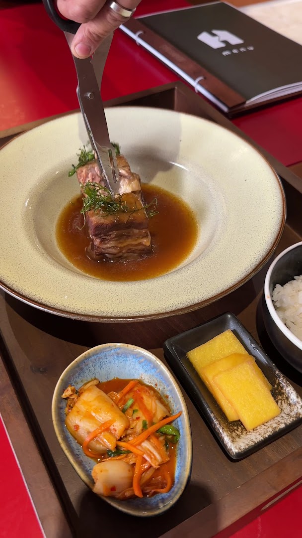 Habitaas: appetizing food presentation and quality