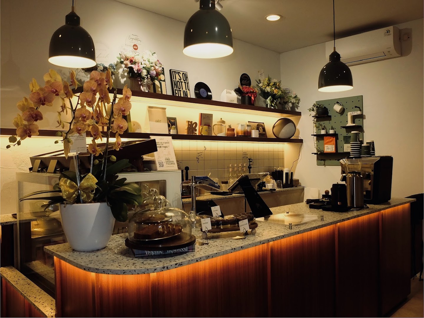 Nikueh Bakehouse: inviting and professional interior shot