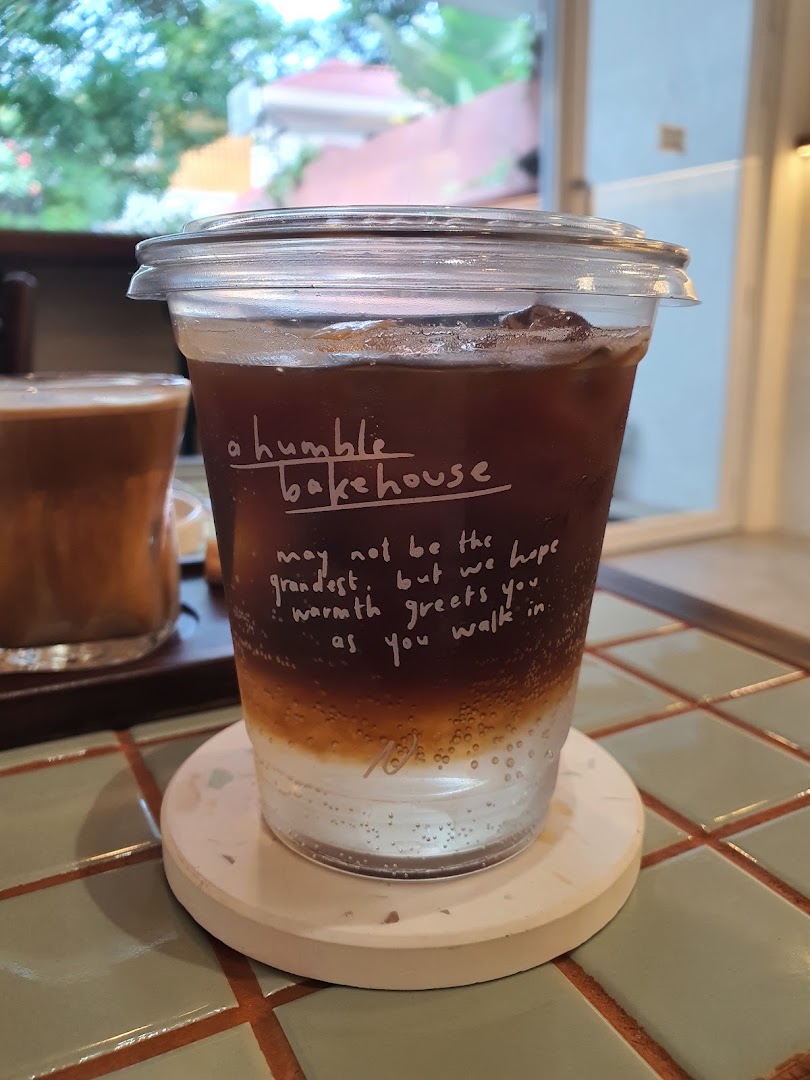 Nikueh Bakehouse: appealing photo of branded drink