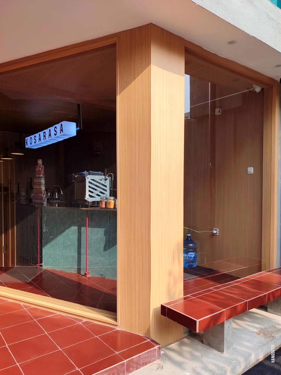 Warung Kosa Rasa: clear, professional shot of exterior