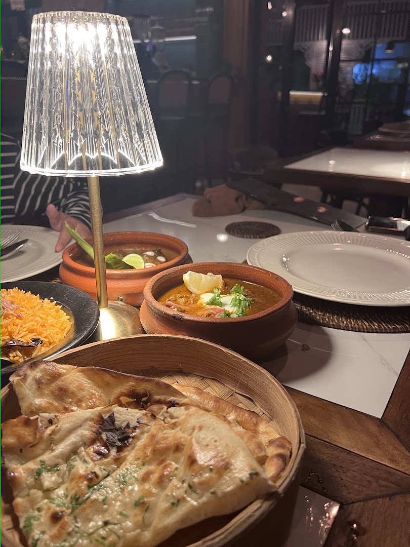Curry Traders: appetizing food and inviting atmosphere