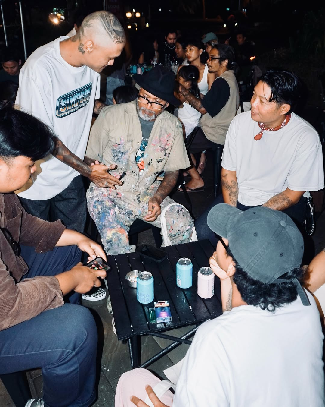The Frontier Coffee: authentic social atmosphere