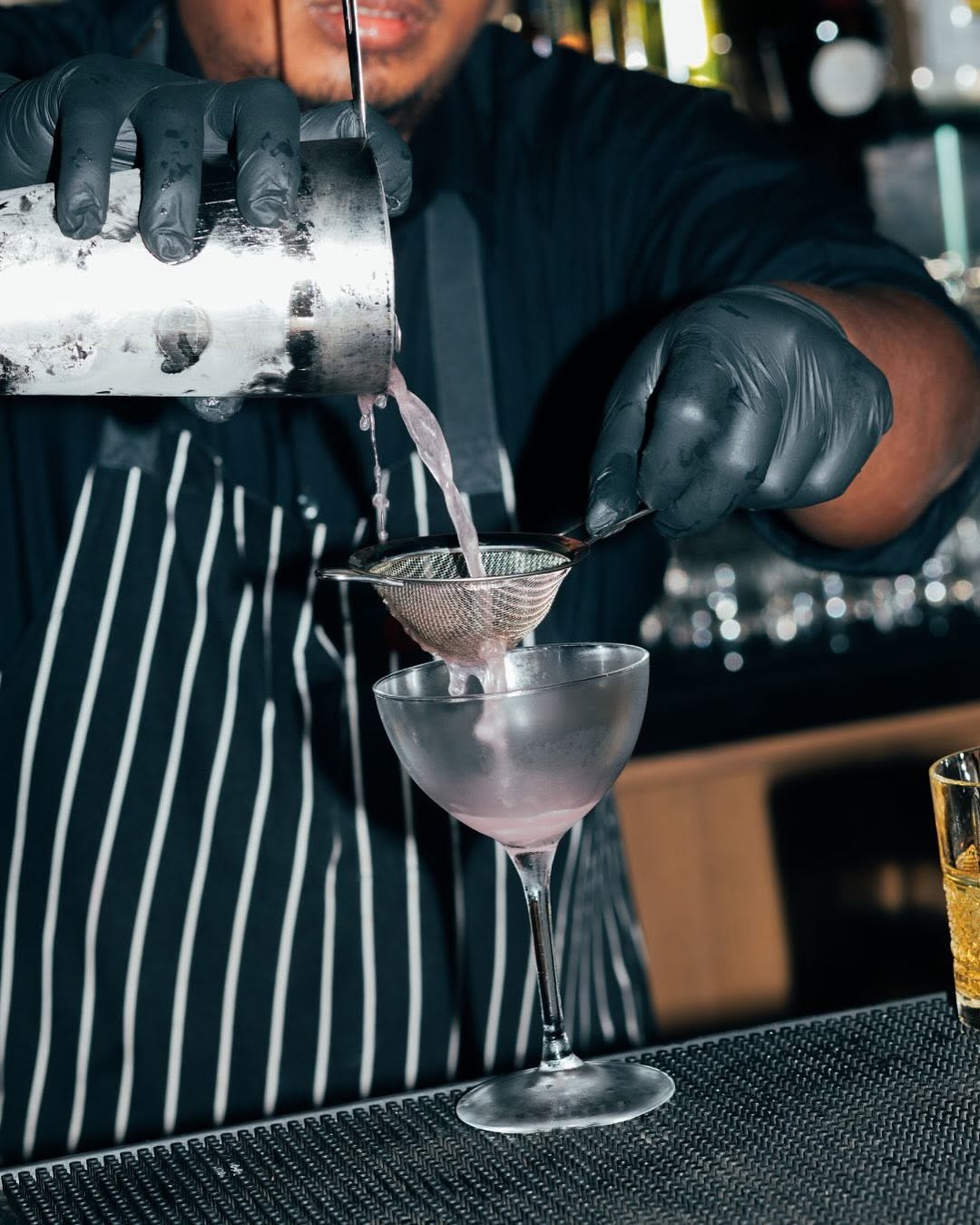 BREMAN85: professional shot of cocktail preparation