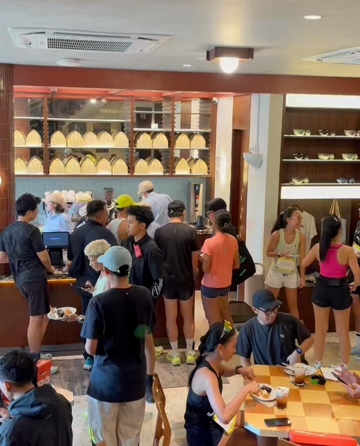 Carpenter's Bakehouse: lively atmosphere and interior