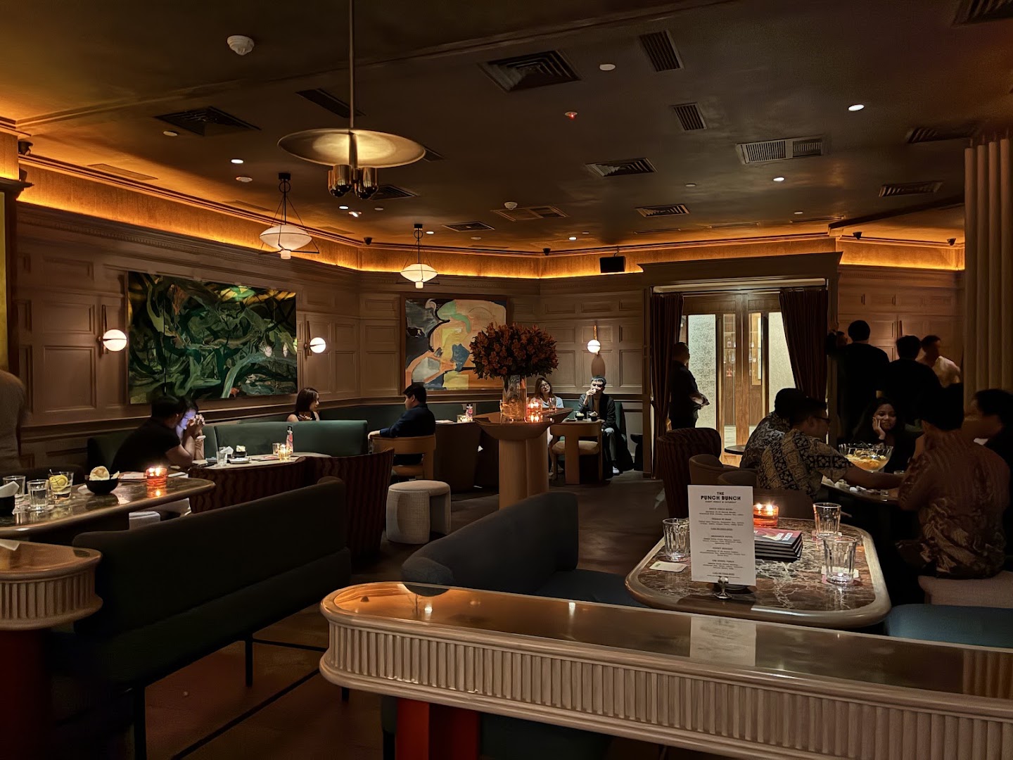 Cosmo Pony: inviting atmosphere and professional quality