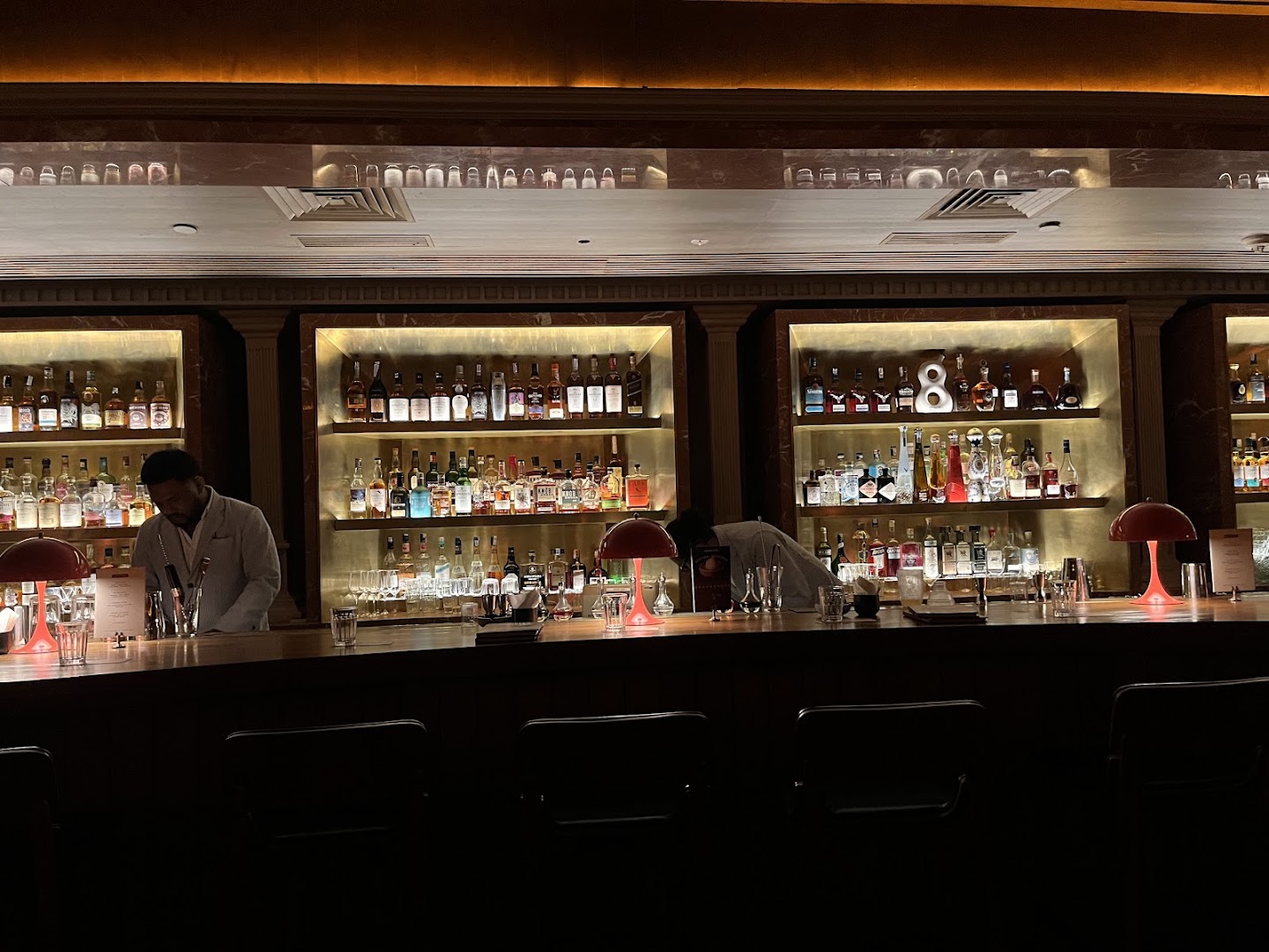 Cosmo Pony: professional shot of bar interior