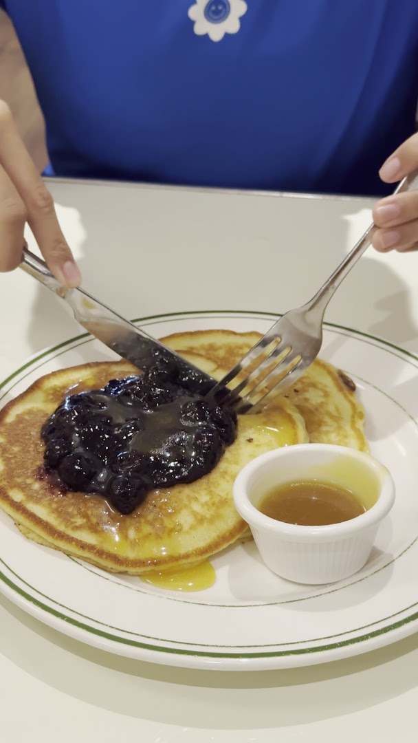 Dan's Diner: appetizing photo of breakfast food