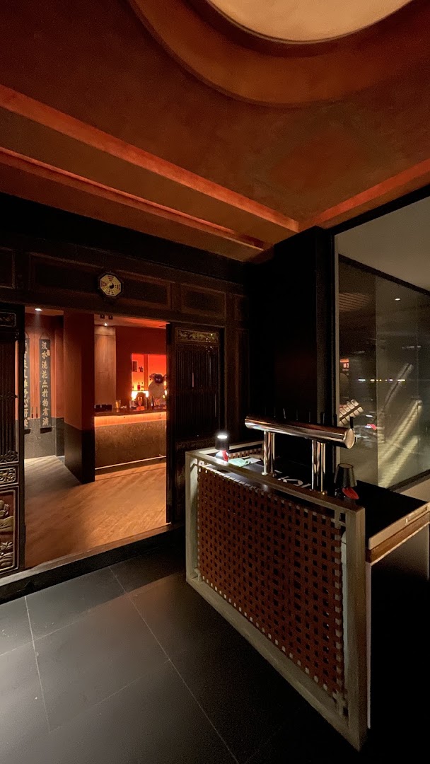 En Par: atmospheric and professional interior shot