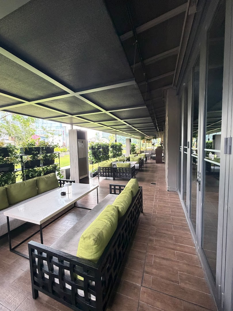 FOG Restaurant: inviting and clean terrace view