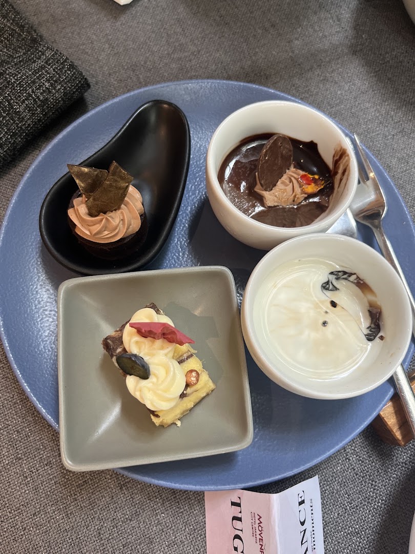Ginger Flower: appetizing photo of restaurant desserts