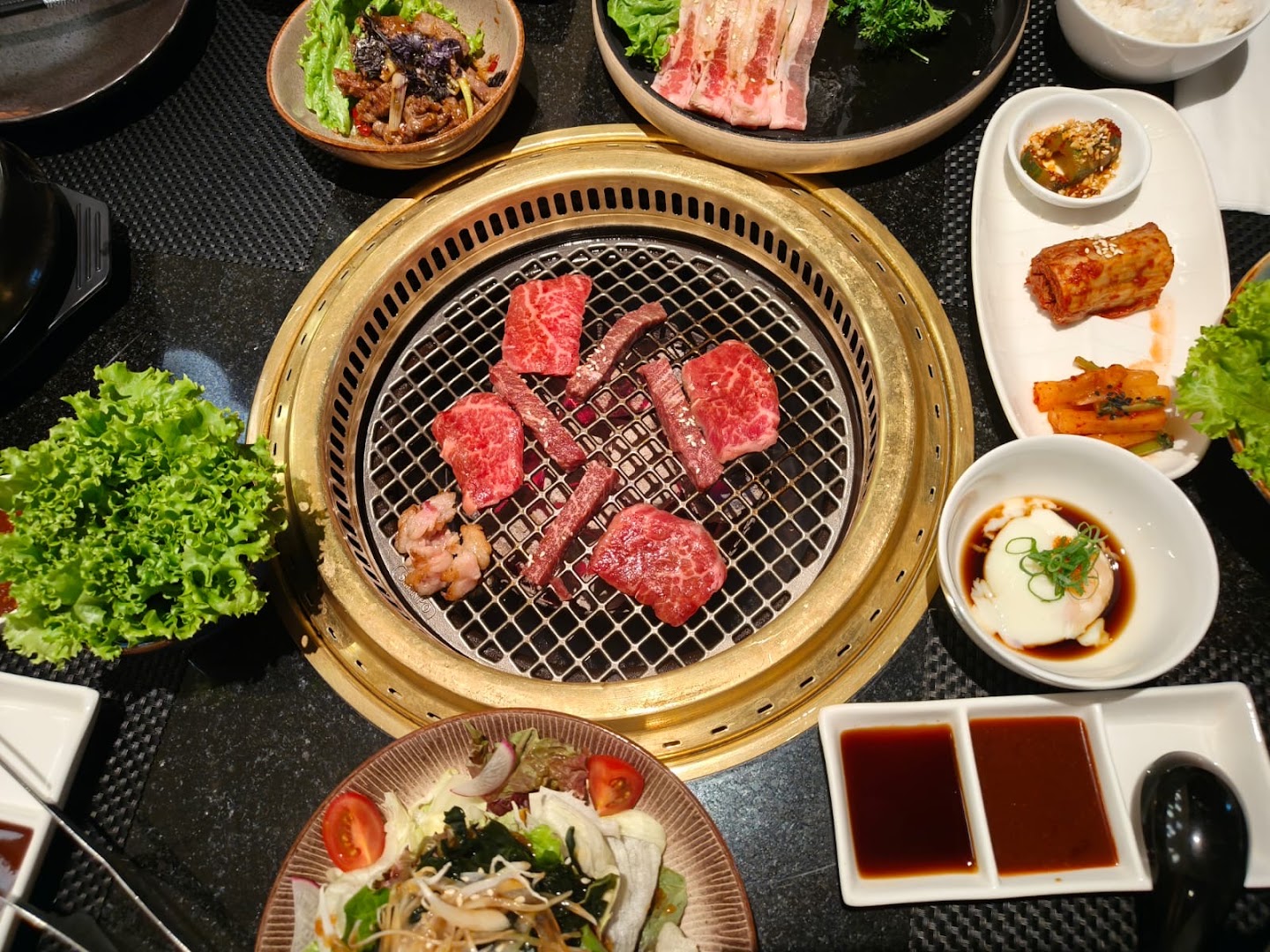 Gyu Shige Tokyo Yakiniku: appetizing high-quality food photography