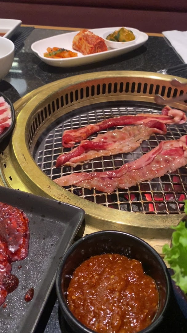 Gyu Shige Tokyo Yakiniku: appetizing photo of yakiniku meal